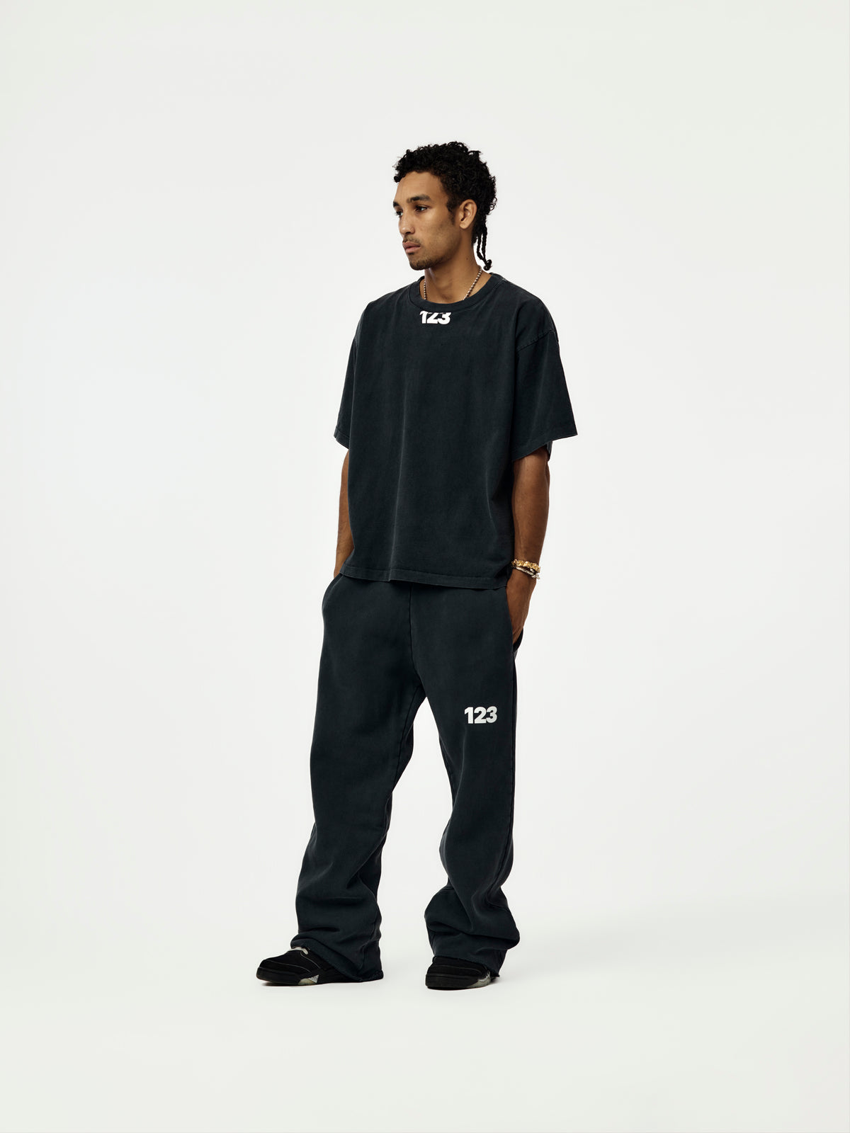 USO 123 TEE (BLACK)