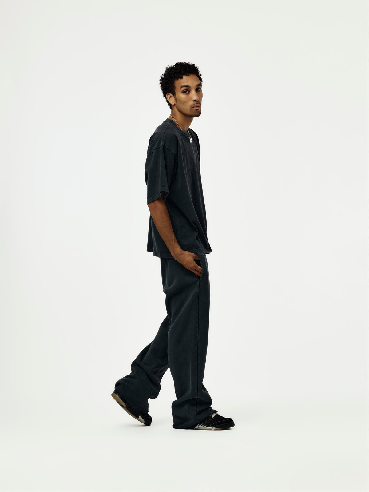 USO 123 TEE (BLACK)
