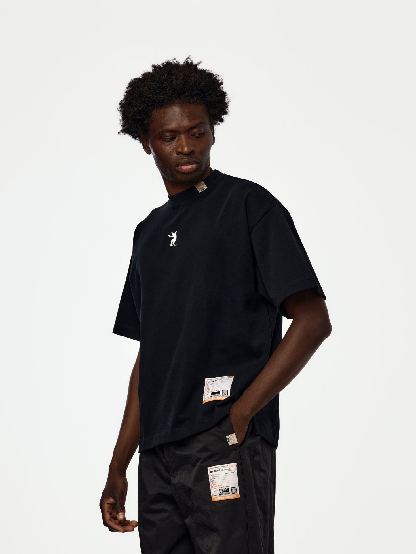 UNION x in・stru(men-tal) FRONTMAN TEE (BLACK)