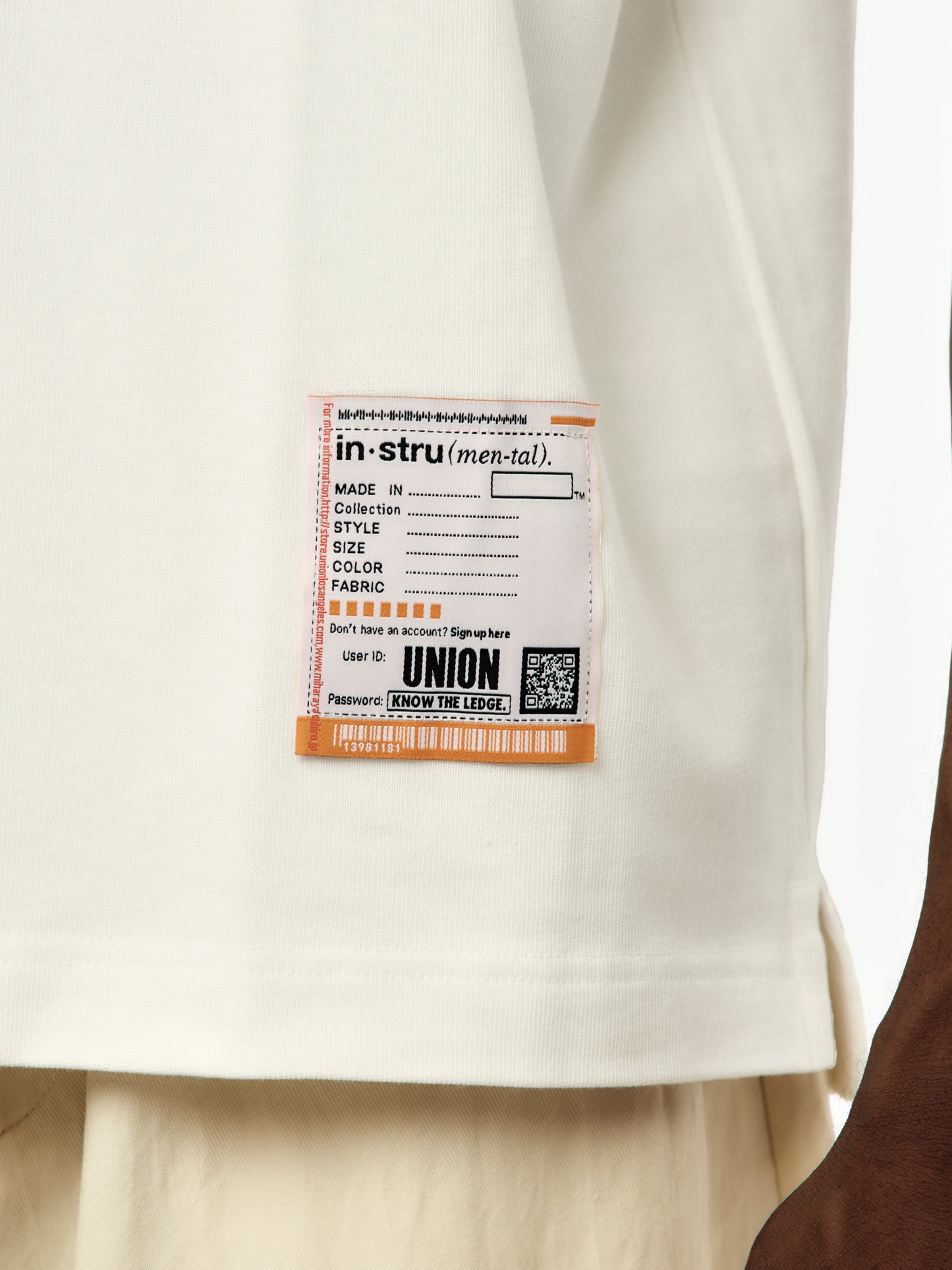 UNION x in・stru(men-tal) FRONTMAN TEE (WHITE)